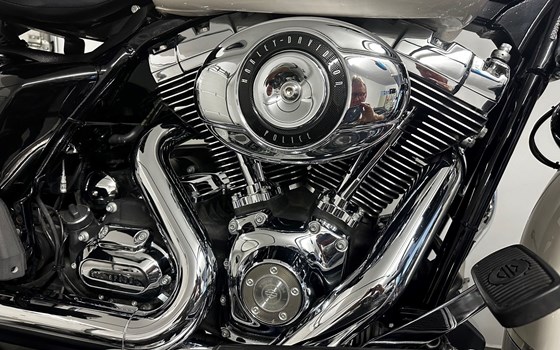 Gebrauchtmotorrad Harley-Davidson Road King Police FLHP - Bild 8