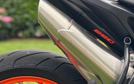 Gebrauchtmotorrad KTM 890 Duke - Bild 3