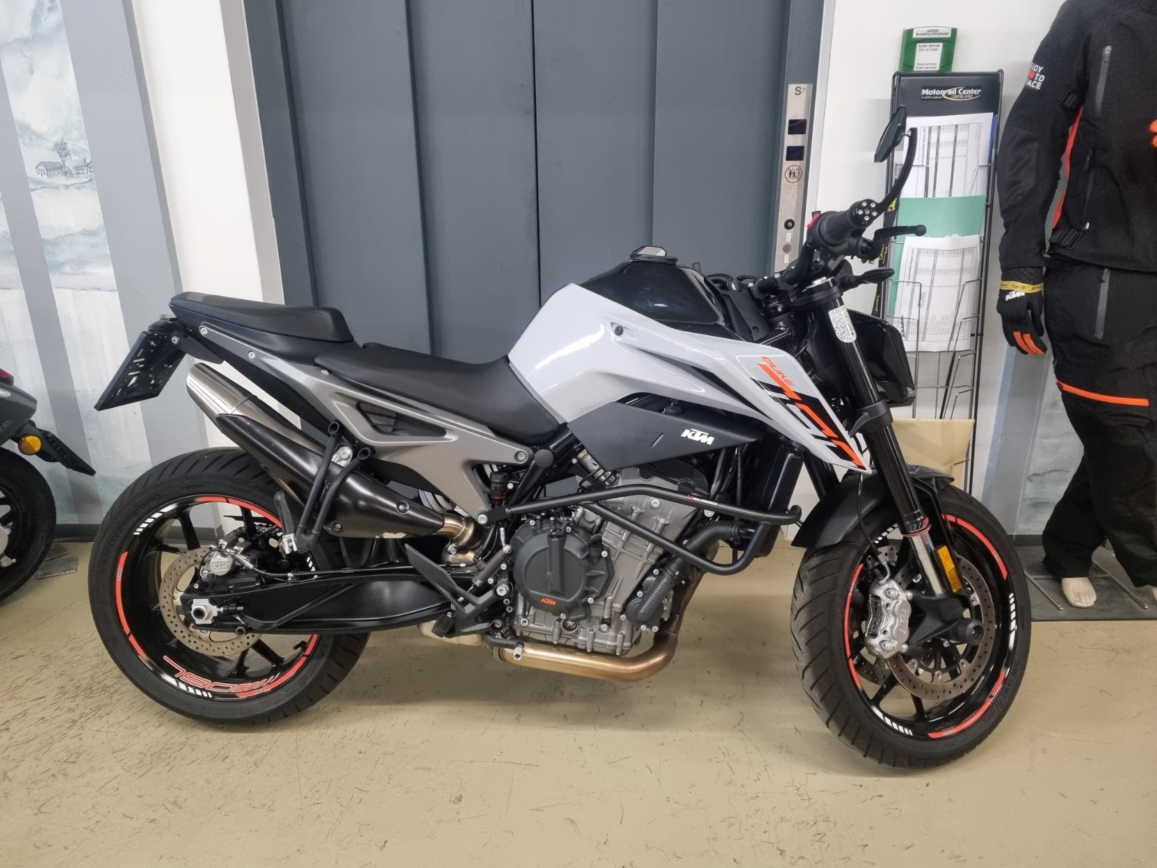 KTM 790 Duke L 