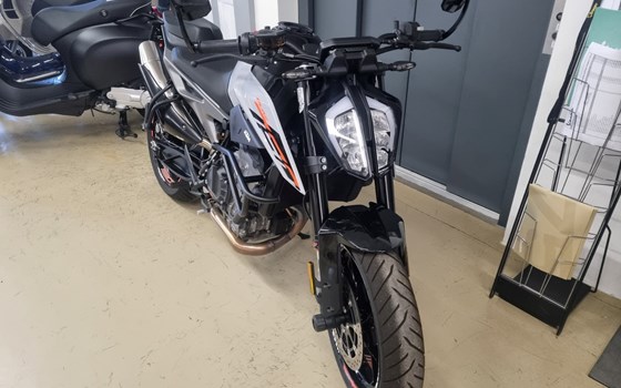 Gebrauchtmotorrad KTM 790 Duke L - Bild 3
