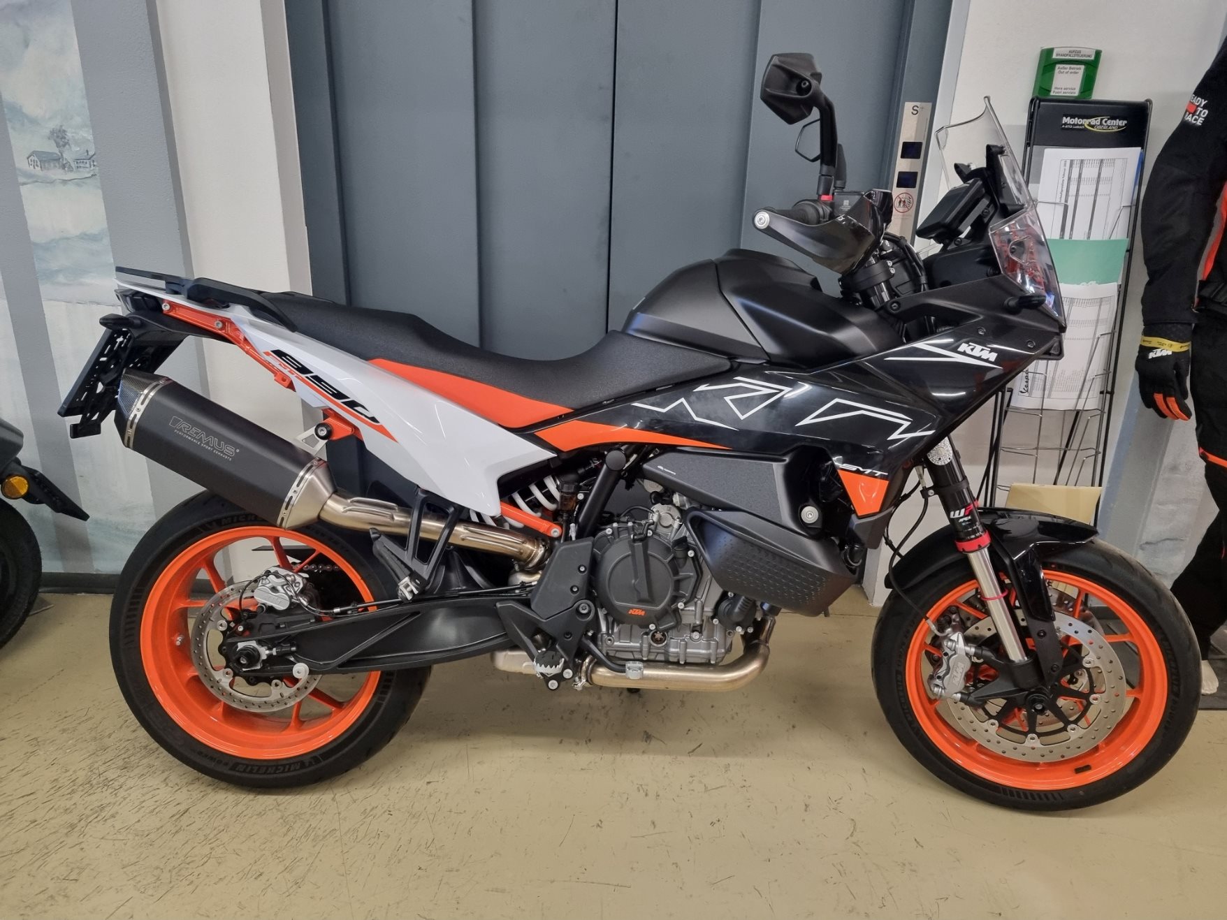 KTM 890 SMT MJ 2024