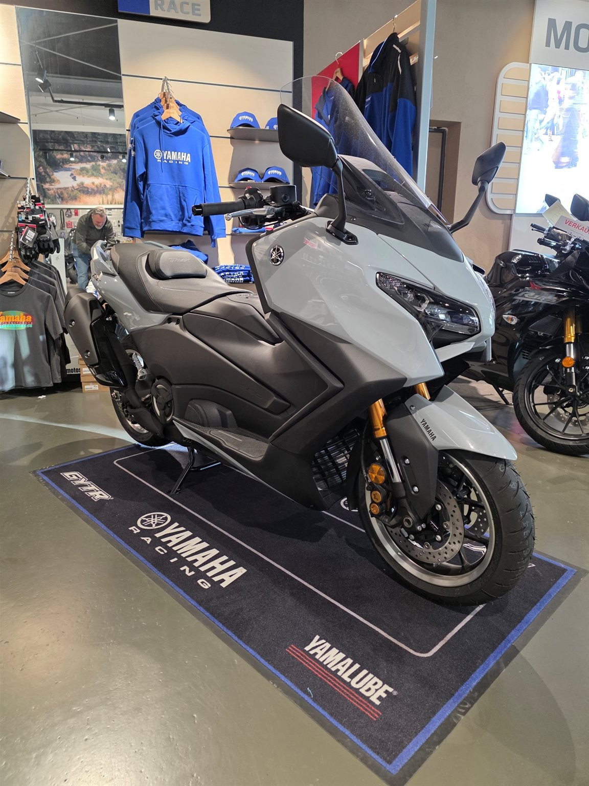 Yamaha TMAX Tech MAX