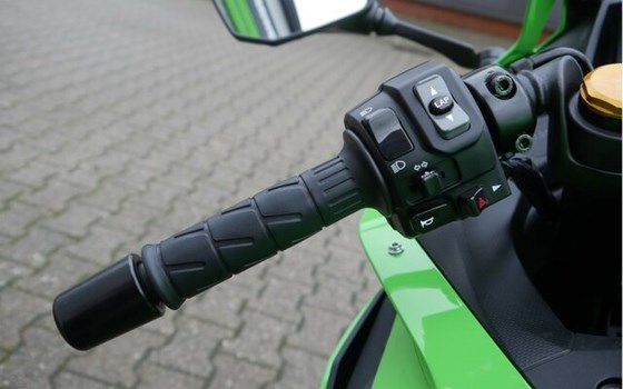 Neufahrzeug Kawasaki Ninja ZX-4RR - Bild 15
