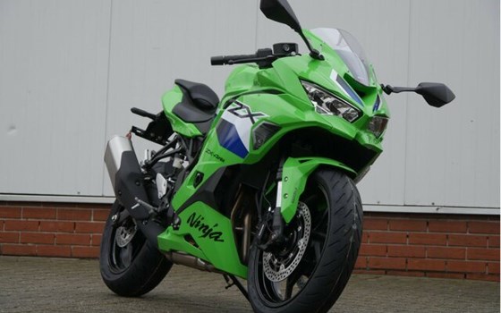 Neufahrzeug Kawasaki Ninja ZX-4RR - Bild 2