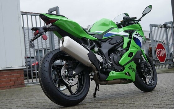 Neufahrzeug Kawasaki Ninja ZX-4RR - Bild 21