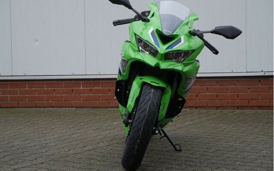 Neufahrzeug Kawasaki Ninja ZX-4RR - Bild 22