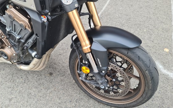 Gebrauchtmotorrad Honda CB650R E-Clutch - Bild 4