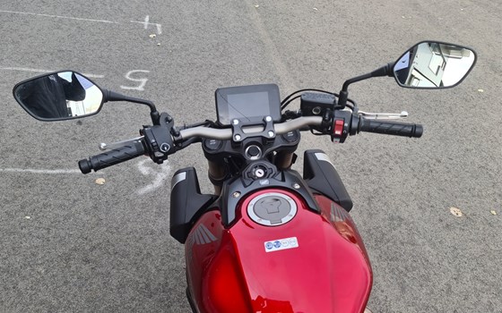 Gebrauchtmotorrad Honda CB650R E-Clutch - Bild 6