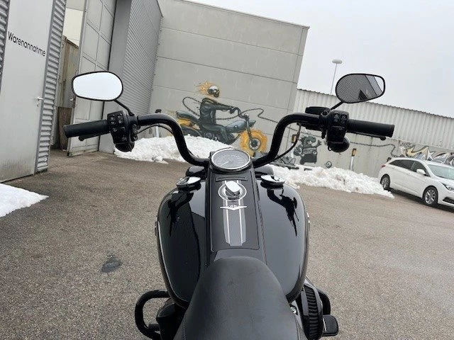 Harley-Davidson Touring Road King Special FLHRXS (Vivid Black) - Bild 11