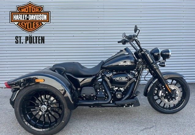 Harley-Davidson Freewheeler (Vivid Black)