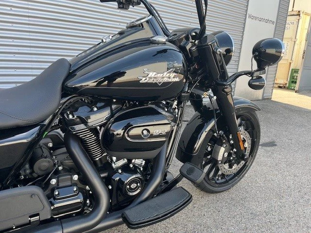 Harley-Davidson Freewheeler (Vivid Black) - Bild 3