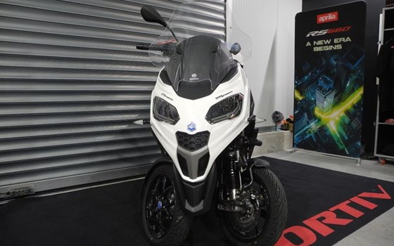 Gebrauchtmotorrad Piaggio MP3 310 - Bild 3