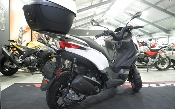 Gebrauchtmotorrad Piaggio MP3 310 - Bild 7