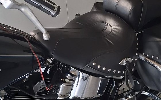 Gebrauchtmotorrad Harley-Davidson Softail Heritage Classic FLSTC - Bild 4