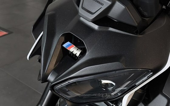 Gebrauchtmotorrad BMW M 1000 RR - Bild 11