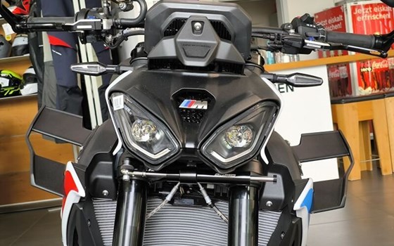 Gebrauchtmotorrad BMW M 1000 RR - Bild 2