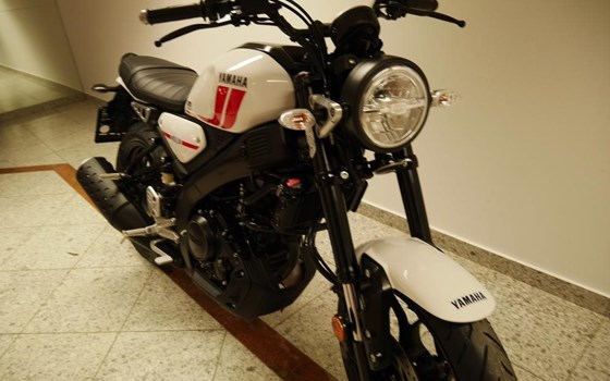 Gebrauchtmotorrad Yamaha XSR125 - Bild 2