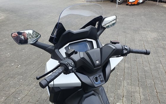 Gebrauchtmotorrad Honda Forza 125 - Bild 16