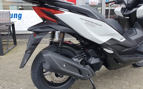 Gebrauchtmotorrad Honda Forza 125 - Bild 6