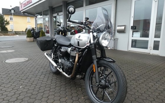Gebrauchtmotorrad Triumph Street Twin - Bild 2