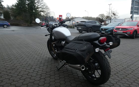 Gebrauchtmotorrad Triumph Street Twin - Bild 6
