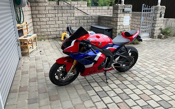 Gebrauchtmotorrad Honda CBR1000RR-R Fireblade SP - Bild 3