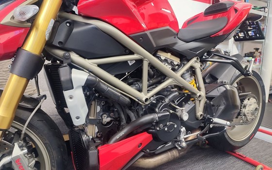 Gebrauchtmotorrad Ducati Streetfighter S - Bild 6