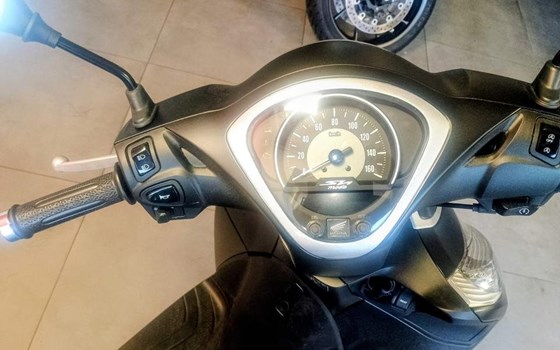 Gebrauchtmotorrad Honda SH125 - Bild 4