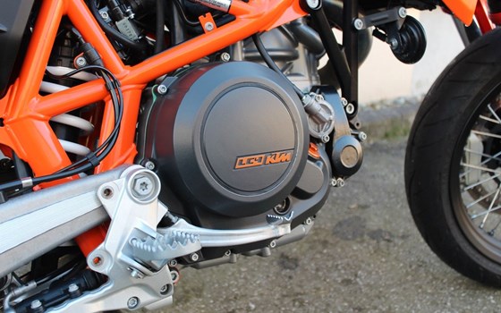 Gebrauchtmotorrad KTM 690 SMC R - Bild 11