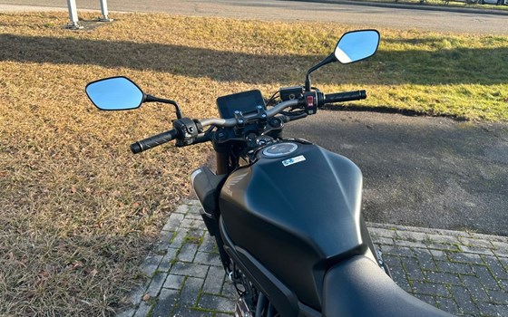 Gebrauchtmotorrad Honda CB650R E-Clutch - Bild 6