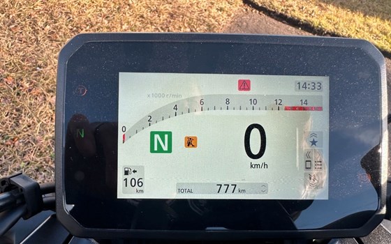 Gebrauchtmotorrad Honda CB650R E-Clutch - Bild 8