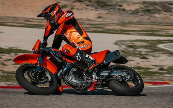 Neufahrzeug KTM 690 SMC - Bild 9