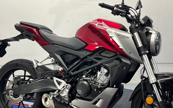 Gebrauchtmotorrad Honda CB125R - Bild 3