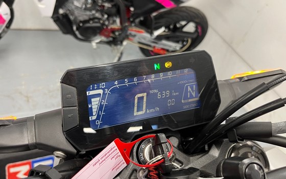 Gebrauchtmotorrad Honda CB125R - Bild 8