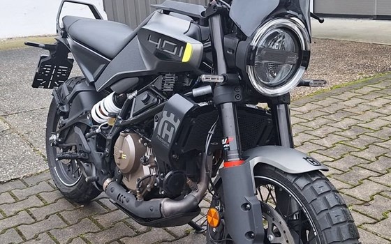 Gebrauchtmotorrad Husqvarna Svartpilen 401 - Bild 1