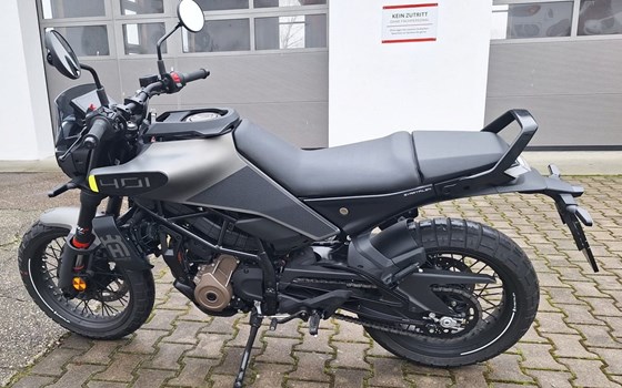 Gebrauchtmotorrad Husqvarna Svartpilen 401 - Bild 5