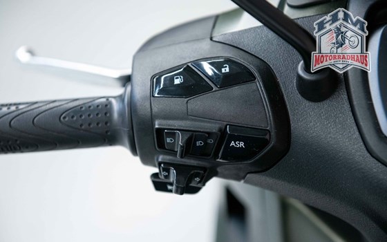 Gebrauchtmotorrad Piaggio Beverly 400 hpe - Bild 6