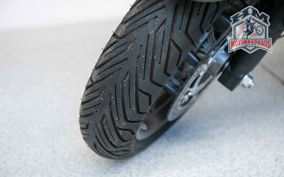 Gebrauchtmotorrad Piaggio Beverly 400 hpe - Bild 8