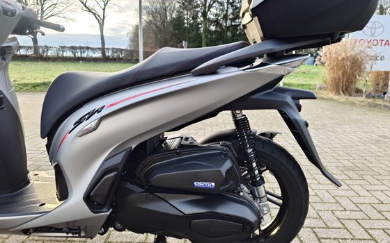 Gebrauchtmotorrad Honda SH350i - Bild 8
