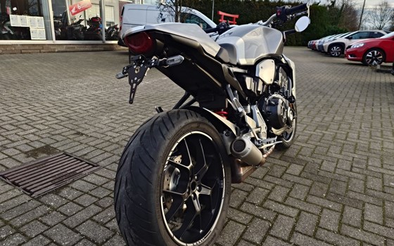 Gebrauchtmotorrad Honda CB1000R+ - Bild 10