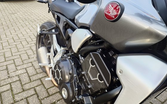 Gebrauchtmotorrad Honda CB1000R+ - Bild 14