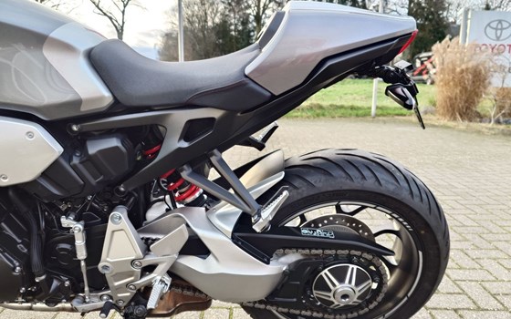 Gebrauchtmotorrad Honda CB1000R+ - Bild 8