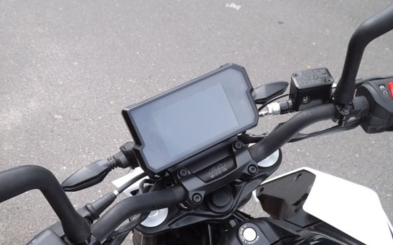 Gebrauchtmotorrad KTM 125 Duke - Bild 4