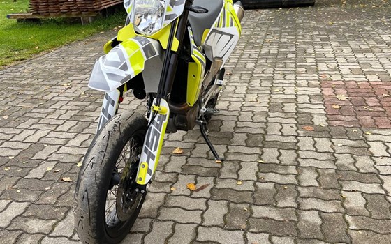 Gebrauchtmotorrad Husqvarna 701 Supermoto - Bild 1