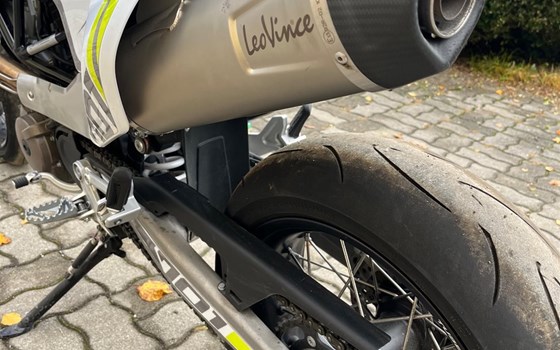 Gebrauchtmotorrad Husqvarna 701 Supermoto - Bild 5