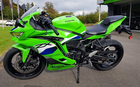 Neufahrzeug Kawasaki Ninja ZX-4RR - Bild 6