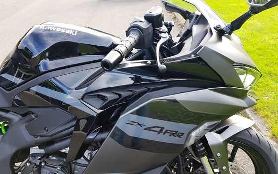 Neufahrzeug Kawasaki Ninja ZX-4RR - Bild 8