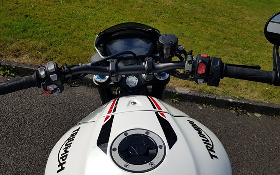 Gebrauchtmotorrad Triumph Speed Triple 1050 - Bild 3