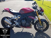 Gebrauchtmotorrad Triumph Speed Triple 1200 RS aus 1. Hand