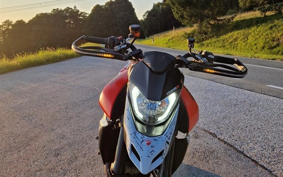 Gebrauchtmotorrad Ducati Hypermotard 950 RVE - Bild 4